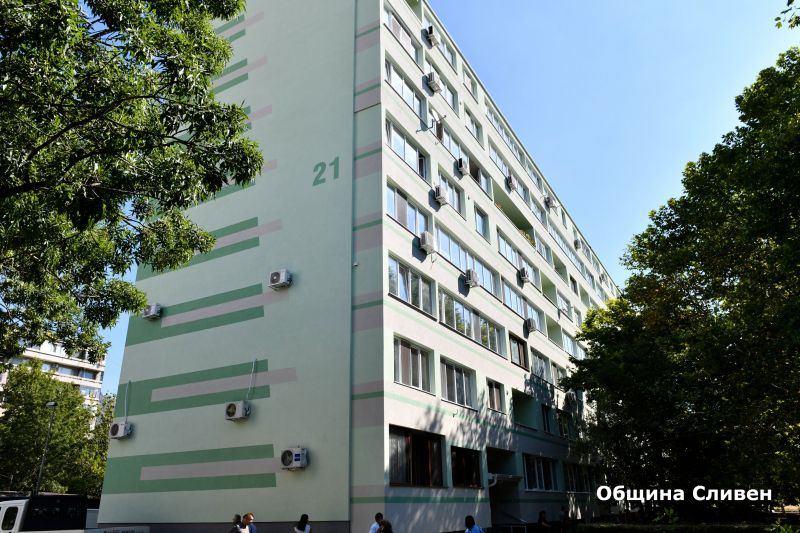 
Документите на 81 многофамилни жилищни сгради за саниране са подадени от Община Сливен към Министерство на регионалното развитие и благоустройството...